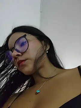 Pretty roxxyy online show from November 2025 12:16:02 PM