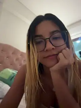 Snapshot of Pretty_roxxyy chatting on July 2026 02:03:01 AM Pretty roxxyy online show from July 2026 02:03:01 AM