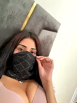 Snapshot of QueenLujaine chatting on November 2025 03:36:02 PM QueenLujaine online show from November 2025 03:36:02 PM