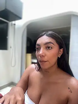 ImAshley1 online show from October 2025 04:40:02 PM