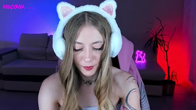 SweetMeeow online show from November 2025 05:06:02 AM