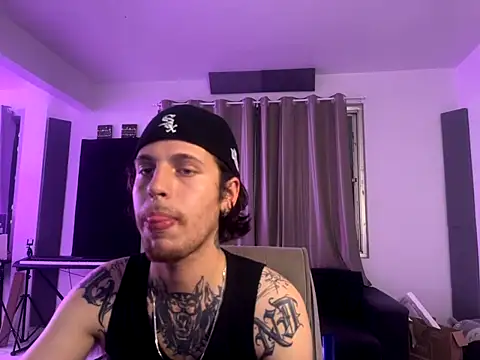 Snapshot of bigrosa21cm chatting on November 2025 10:10:02 PM bigrosa21cm online show from November 2025 10:10:02 PM