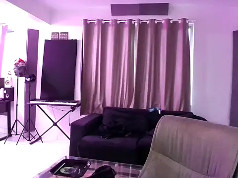 Snapshot of bigrosa21cm chatting on December 2025 09:52:01 PM bigrosa21cm online show from December 2025 09:52:01 PM