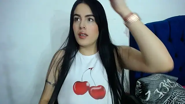 Snapshot of karolay_su chatting on November 2025 01:31:01 AM karolay su online show from November 2025 01:31:01 AM