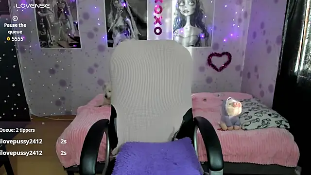 Medussa katt online show from December 2025 09:20:01 PM