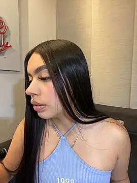 Snapshot of Cristina_pinkk chatting on November 2025 02:45:01 AM Cristina pinkk online show from November 2025 02:45:01 AM