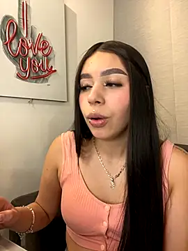 Snapshot of Cristina_pinkk chatting on November 2025 02:22:01 AM Cristina pinkk online show from November 2025 02:22:01 AM