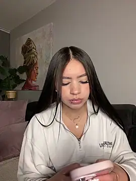 Snapshot of Cristina_pinkk chatting on December 2025 04:06:02 AM Cristina pinkk online show from December 2025 04:06:02 AM