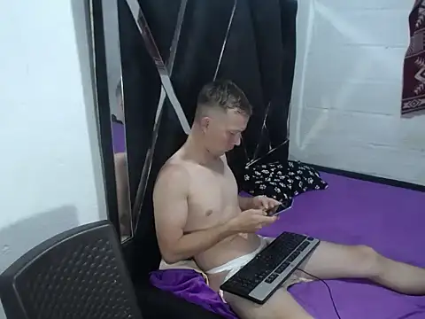 hot mann11 online show from October 2025 09:56:01 PM