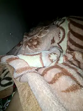 Snapshot of amirzinou chatting on February 2026 10:21:01 PM amirzinou online show from February 2026 10:21:01 PM