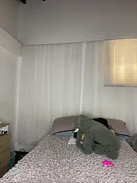 Mia  Gray online show from November 2025 06:18:01 PM