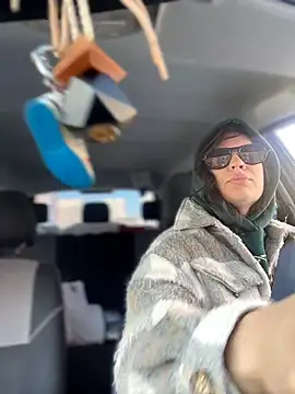 MeekyRich online show from April 2026 03:10:02 AM