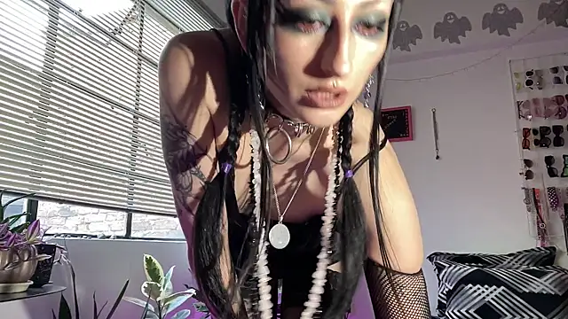 ELENA UMBRA online show from May 2026 09:57:01 PM