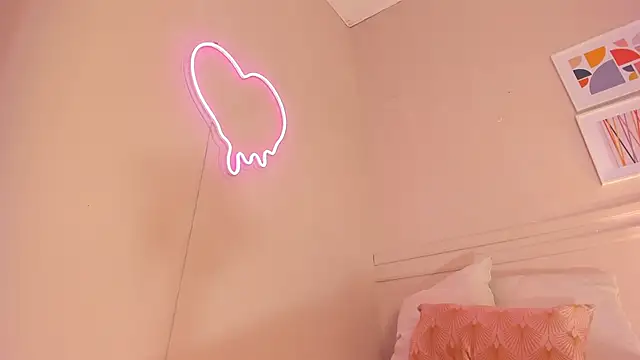  lucia 18 online show from October 2025 01:34:01 PM