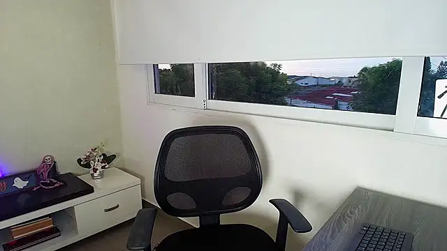 Snapshot of _Victoria_Collins chatting on October 2025 11:12:02 AM Victoria Collins online show from October 2025 11:12:02 AM