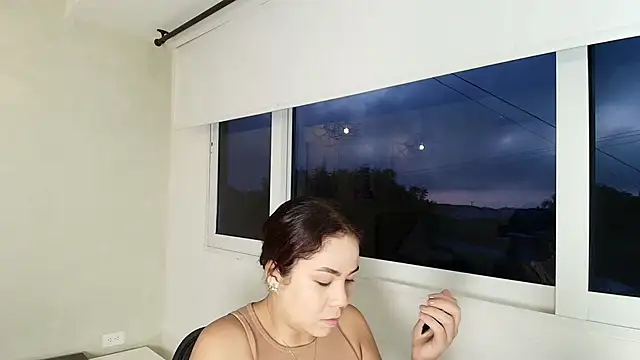 Snapshot of _Victoria_Collins chatting on November 2025 10:48:01 AM Victoria Collins online show from November 2025 10:48:01 AM