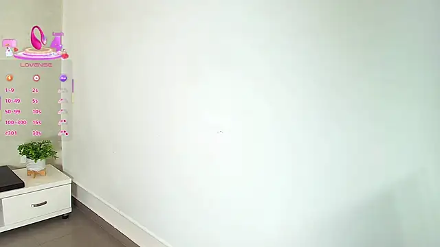 Snapshot of _Victoria_Collins chatting on November 2025 12:27:02 PM Victoria Collins online show from November 2025 12:27:02 PM