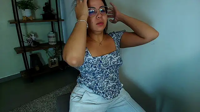  Victoria Collins online show from February 2026 11:03:02 AM