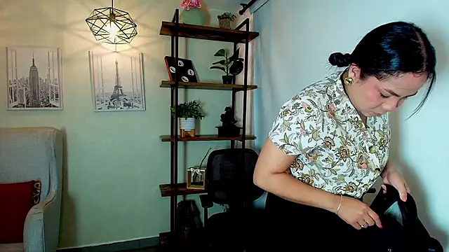  Victoria Collins online show from March 2026 11:59:01 AM