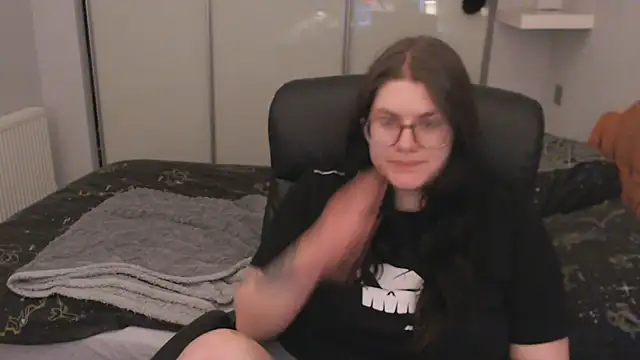 GothSuccubusBabe online show from February 2026 08:38:01 PM