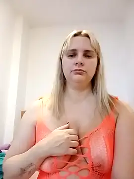 Snapshot of JessicaItalia chatting on October 2025 09:21:02 AM JessicaItalia online show from October 2025 09:21:02 AM