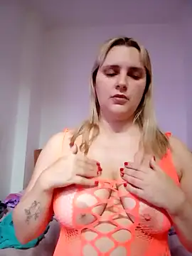 Snapshot of JessicaItalia chatting on October 2025 12:05:02 PM JessicaItalia online show from October 2025 12:05:02 PM