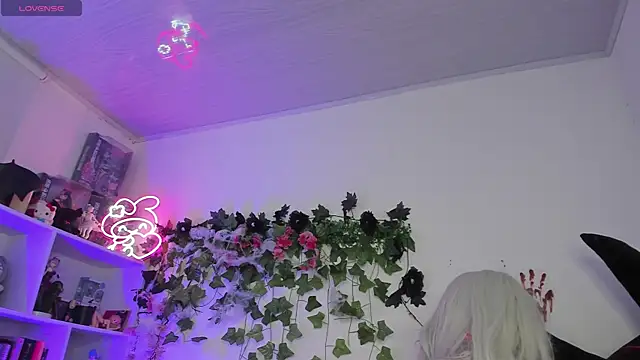 Snapshot of sarahminage_ chatting on November 2025 10:07:02 PM sarahminage online show from November 2025 10:07:02 PM