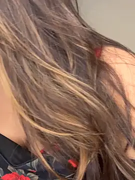 Scarlett 1819 online show from April 2026 05:18:01 PM