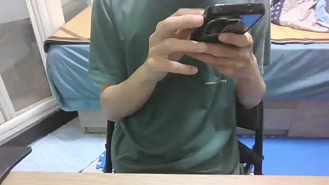 Snapshot of yzy_22_fun chatting on May 2026 02:33:01 PM yzy 22 fun online show from May 2026 02:33:01 PM