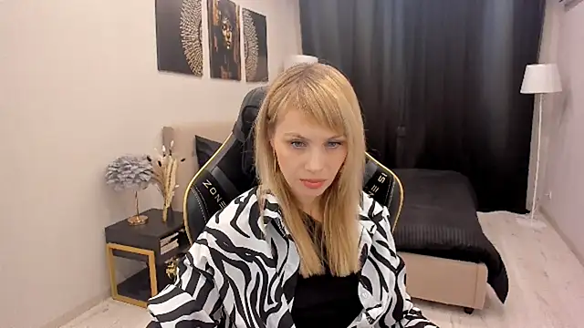 LindaSandy 1 online show from November 2025 10:37:02 AM