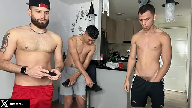 Snapshot of zoneboys chatting on October 2025 11:56:02 PM zoneboys online show from October 2025 11:56:02 PM