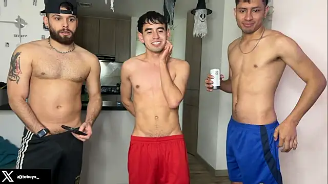 Snapshot of zoneboys chatting on October 2025 02:25:02 AM zoneboys online show from October 2025 02:25:02 AM