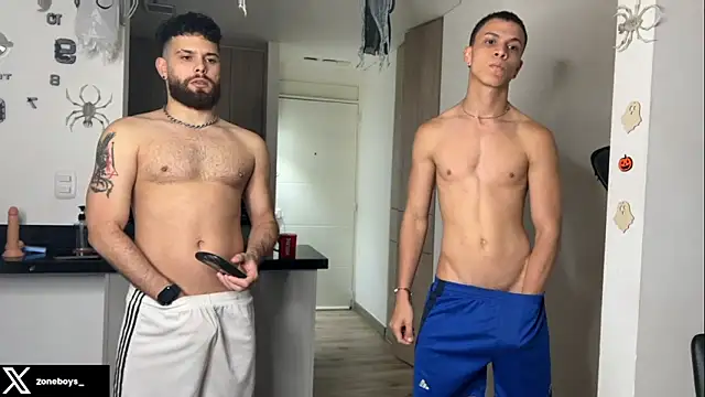 Snapshot of zoneboys chatting on October 2025 10:43:02 PM zoneboys online show from October 2025 10:43:02 PM