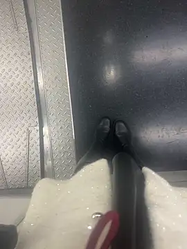 xiaoyuan01 online show from December 2025 01:36:01 AM