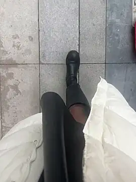 xiaoyuan01 online show from March 2026 01:32:02 AM