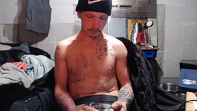 Snapshot of mastertrap chatting on November 2025 07:58:01 AM mastertrap online show from November 2025 07:58:01 AM