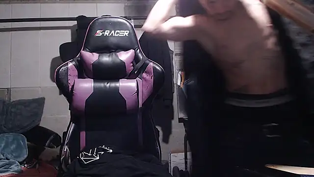 Snapshot of mastertrap chatting on December 2025 05:55:02 AM mastertrap online show from December 2025 05:55:02 AM