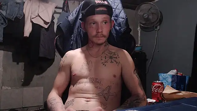 Snapshot of mastertrap chatting on December 2025 05:23:01 AM mastertrap online show from December 2025 05:23:01 AM