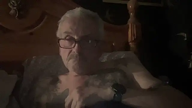Snapshot of poggles chatting on March 2026 09:14:01 PM poggles online show from March 2026 09:14:01 PM