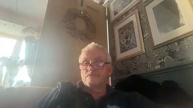 Snapshot of poggles chatting on May 2026 07:11:02 PM poggles online show from May 2026 07:11:02 PM