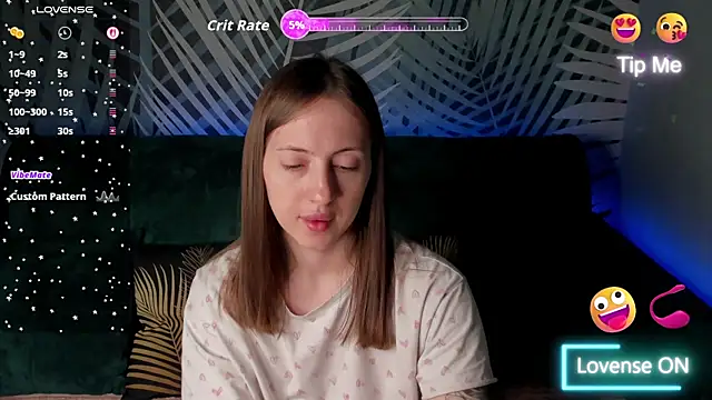 Snapshot of ChristyCrayme chatting on April 2026 10:01:01 PM ChristyCrayme online show from April 2026 10:01:01 PM