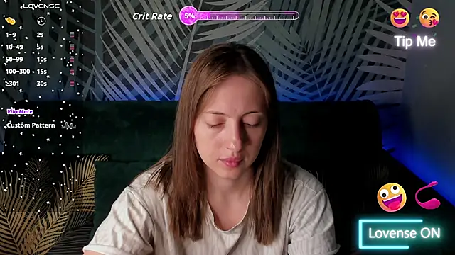 Snapshot of ChristyCrayme chatting on May 2026 10:04:01 PM ChristyCrayme online show from May 2026 10:04:01 PM