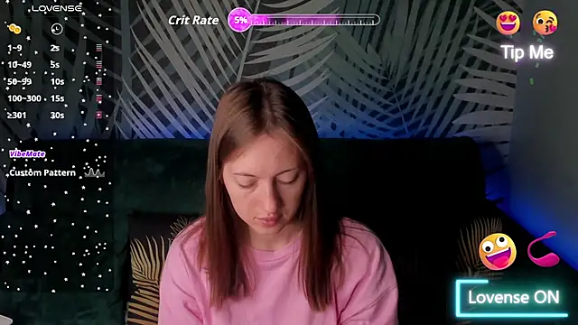 Snapshot of ChristyCrayme chatting on June 2026 10:04:01 PM ChristyCrayme online show from June 2026 10:04:01 PM
