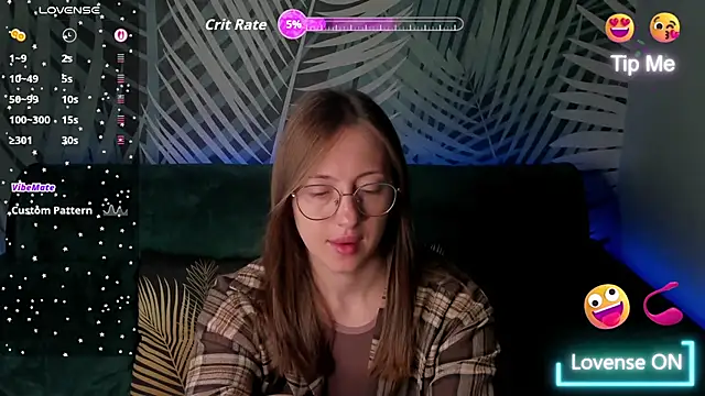 Snapshot of ChristyCrayme chatting on June 2026 10:19:02 PM ChristyCrayme online show from June 2026 10:19:02 PM