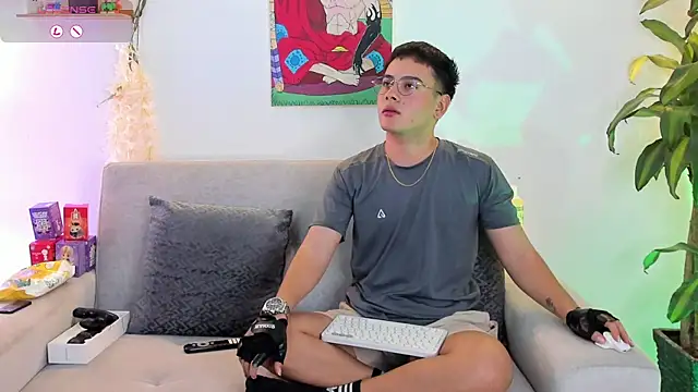 Snapshot of Young_Ben chatting on September 2025 11:59:02 PM Young Ben online show from September 2025 11:59:02 PM