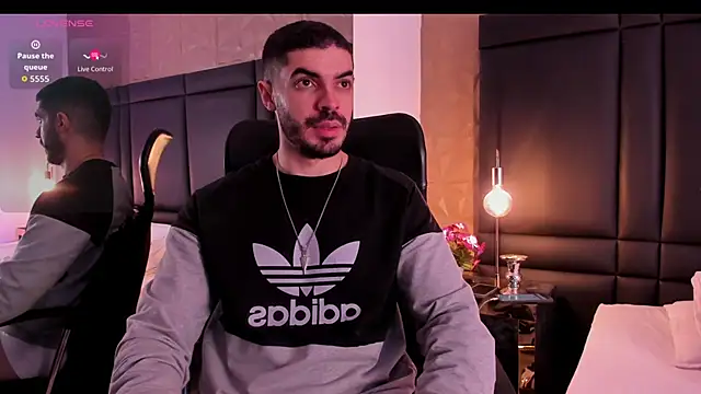 Snapshot of AxelThompson_ chatting on September 2025 11:32:02 AM AxelThompson online show from September 2025 11:32:02 AM