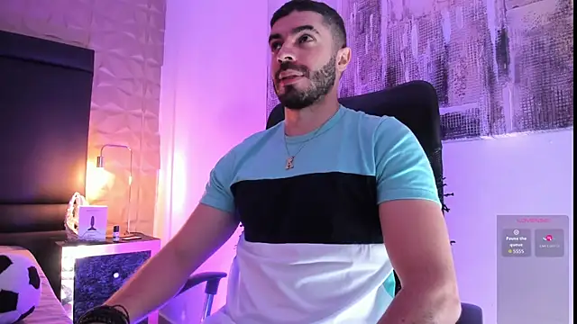 Snapshot of AxelThompson_ chatting on September 2025 11:11:01 AM AxelThompson online show from September 2025 11:11:01 AM