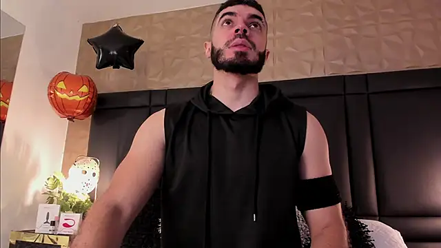 Snapshot of AxelThompson_ chatting on October 2025 12:59:01 PM AxelThompson online show from October 2025 12:59:01 PM