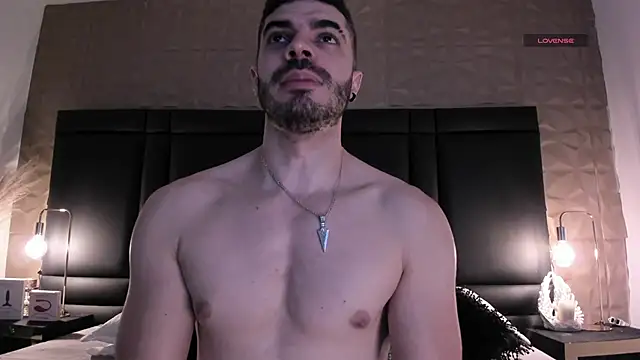 Snapshot of AxelThompson_ chatting on November 2025 11:09:02 AM AxelThompson online show from November 2025 11:09:02 AM