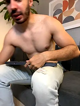 Snapshot of AxelThompson_ chatting on November 2025 11:35:01 AM AxelThompson online show from November 2025 11:35:01 AM